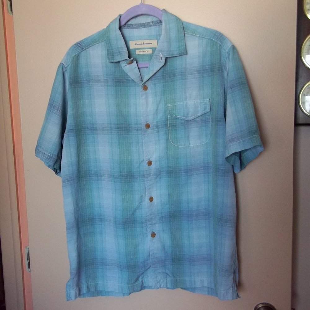 Tommy Bahama button down short sleeve medium shirt